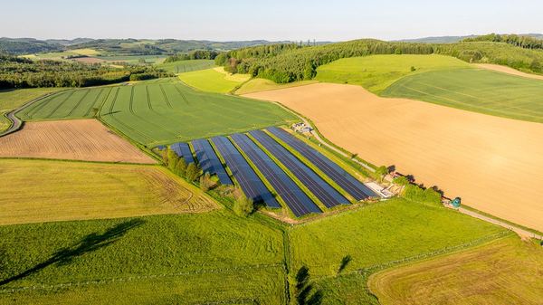 Drohnen-Luftaufnahme: Bauprojekt im Sauerland – freiwerk