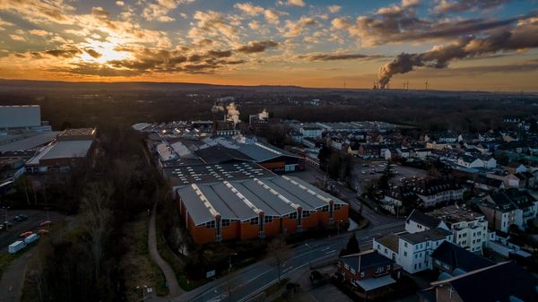 Drohnen-Luftaufnahme: Werksgelände im Sauerland – freiwerk