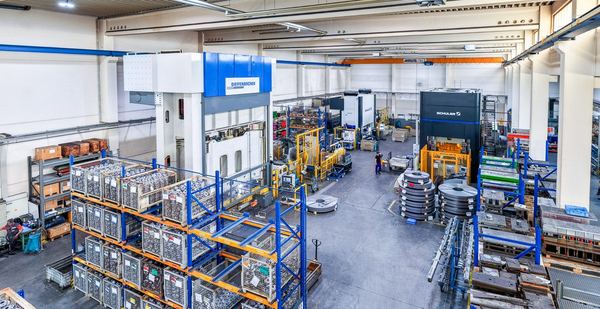 Drohnen-Luftaufnahme: Produktionsstandort im Sauerland – freiwerk