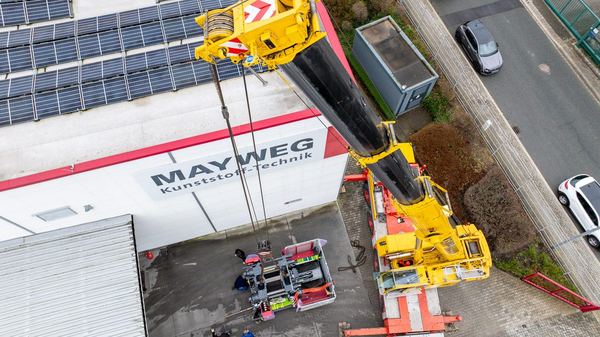 Drohnen-Luftaufnahme: Halle und Außenflächen im Sauerland – freiwerk