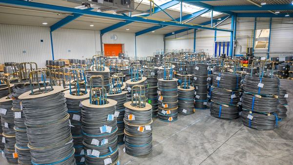 Drohnen-Luftaufnahme: Industrieanlage im Sauerland – freiwerk